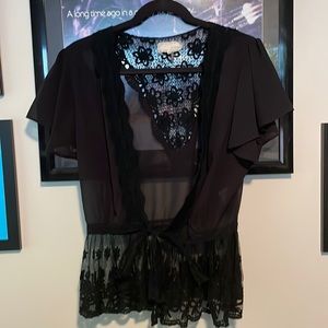 Sheer and lace short sleeve duster